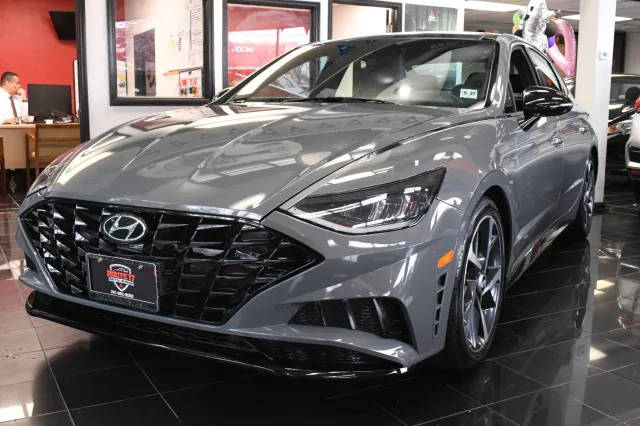 2022 Hyundai Sonata SEL Plus FWD photo
