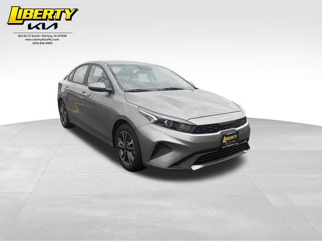 2022 Kia Forte LXS FWD photo