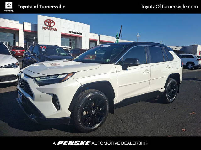 2022 Toyota RAV4 Hybrid XSE AWD photo