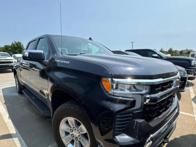 2022 Chevrolet Silverado 1500 LT 4WD photo
