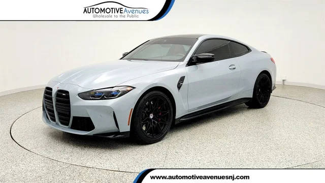 2022 BMW M4 RWD photo