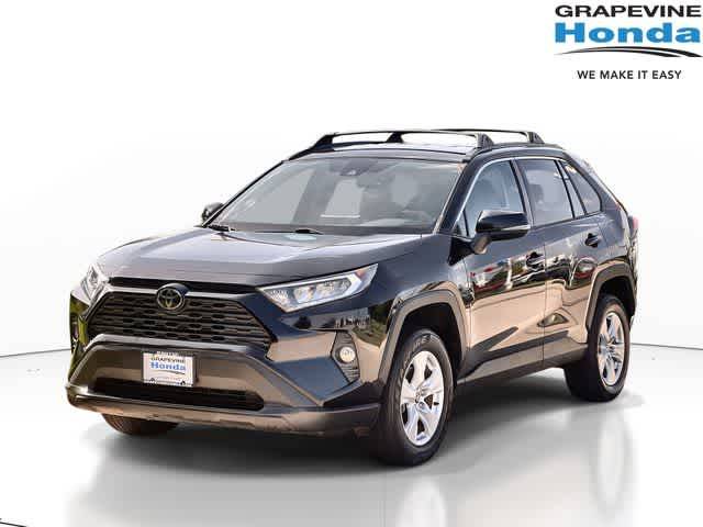 2020 Toyota RAV4 XLE FWD photo