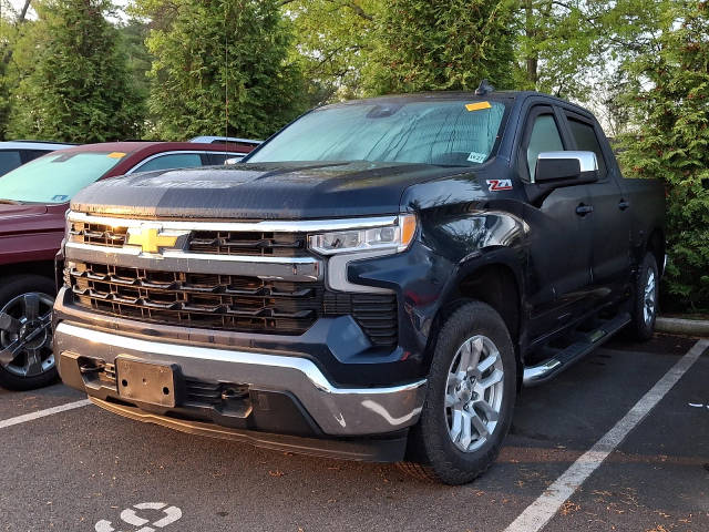2022 Chevrolet Silverado 1500 LT 4WD photo