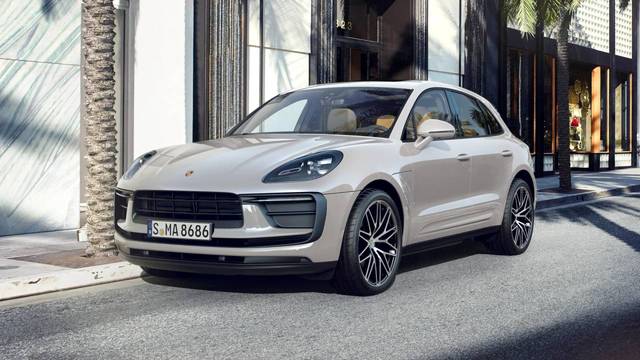 2022 Porsche Macan  AWD photo