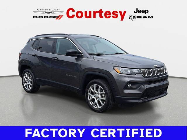 2022 Jeep Compass Latitude Lux 4WD photo