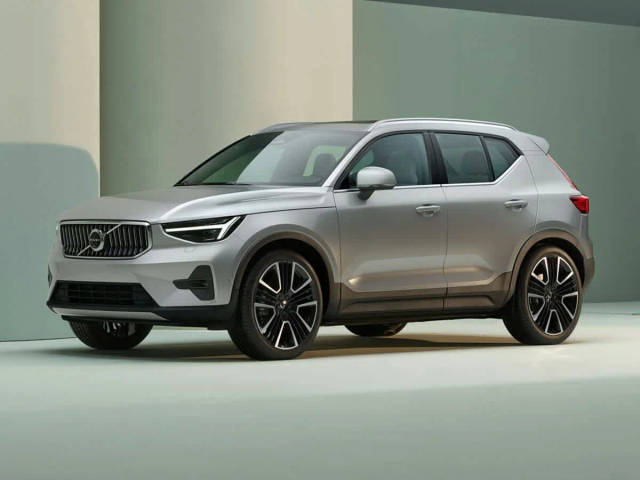 2023 Volvo XC40 Plus Bright Theme AWD photo