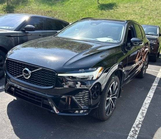 2023 Volvo XC60 Plus Dark Theme AWD photo