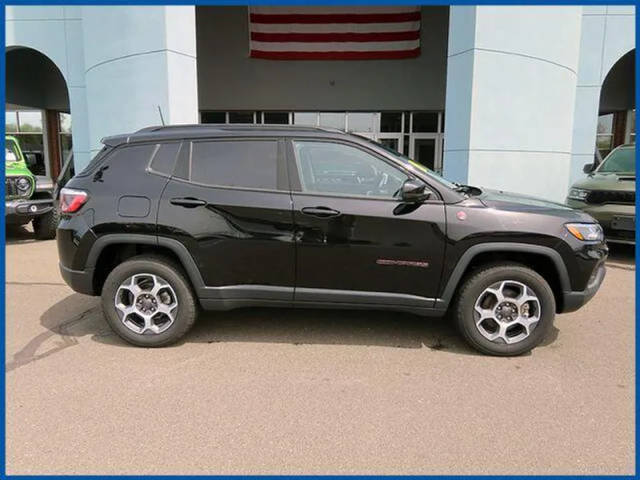 2022 Jeep Compass Trailhawk 4WD photo