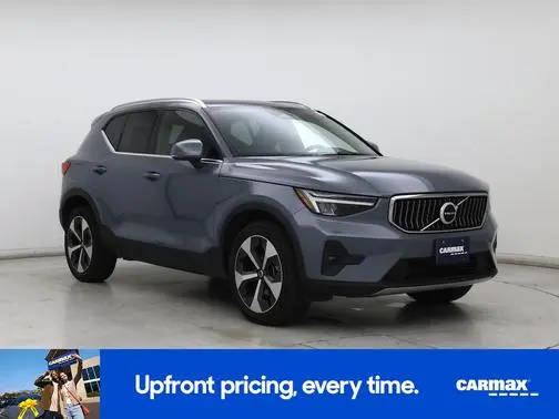 2023 Volvo XC40 Plus Bright Theme AWD photo