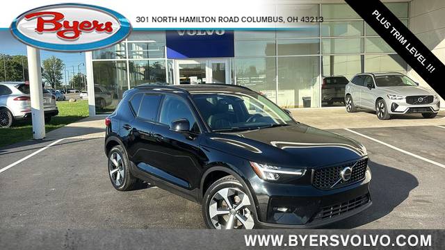 2023 Volvo XC40 Plus Dark Theme AWD photo