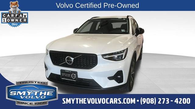 2023 Volvo XC40 Plus Dark Theme AWD photo