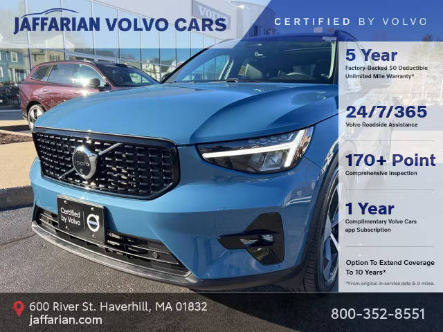 2023 Volvo XC40 Plus Dark Theme AWD photo