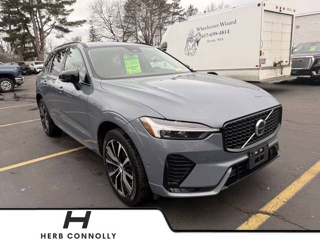 2023 Volvo XC60 Plus Dark Theme AWD photo