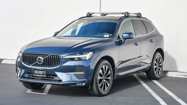 2023 Volvo XC60 Core FWD photo