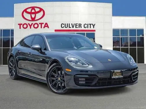 2022 Porsche Panamera Platinum Edition RWD photo