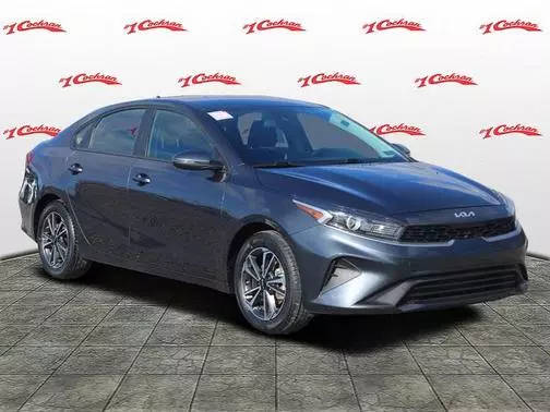 2023 Kia Forte LXS FWD photo