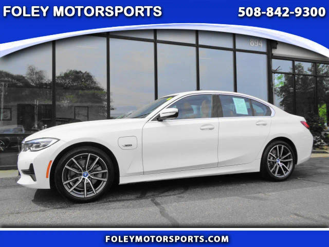 2022 BMW 3 Series 330e xDrive AWD photo