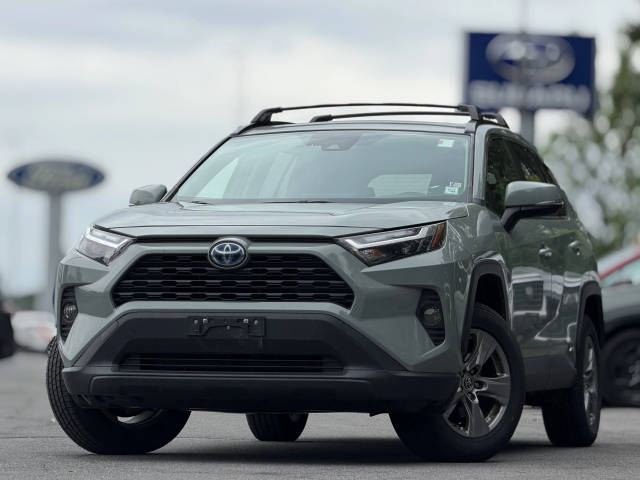 2022 Toyota RAV4 Hybrid XLE AWD photo