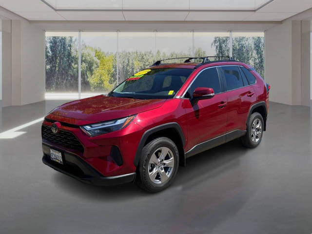 2022 Toyota RAV4 XLE FWD photo
