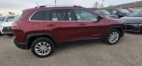 2019 Jeep Cherokee Latitude FWD photo