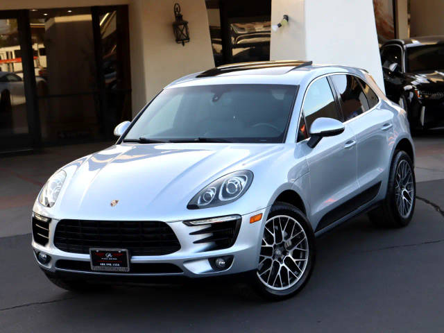 2016 Porsche Macan S AWD photo