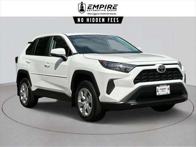 2022 Toyota RAV4 LE AWD photo