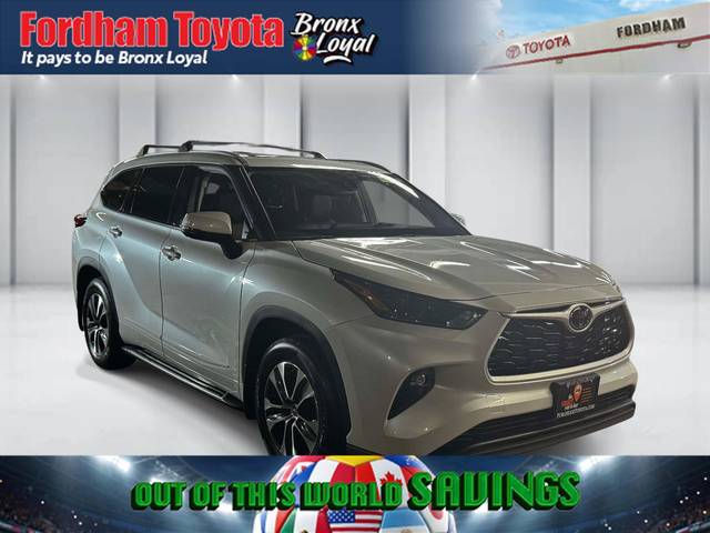 2022 Toyota Highlander XLE AWD photo
