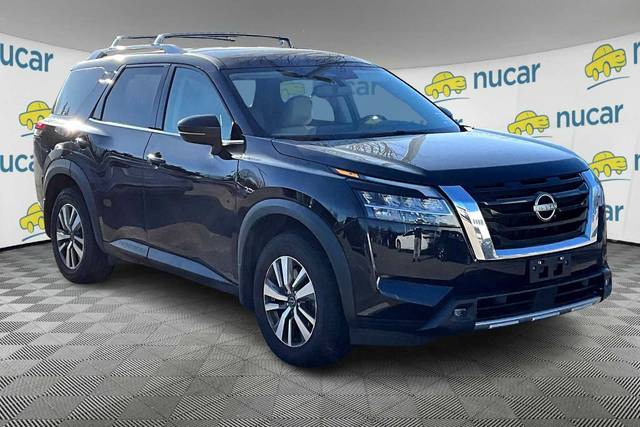 2022 Nissan Pathfinder SL 4WD photo