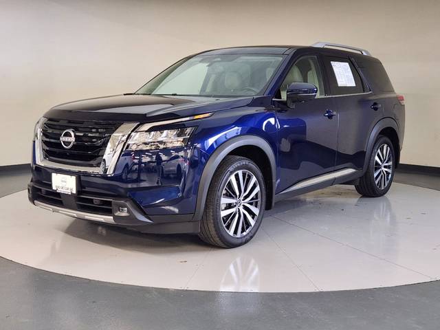 2022 Nissan Pathfinder Platinum 4WD photo