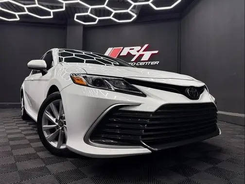 2022 Toyota Camry LE FWD photo