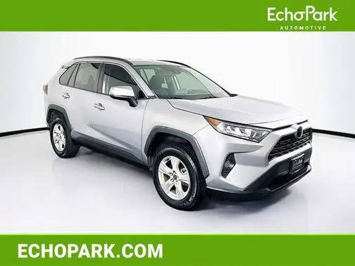 2021 Toyota RAV4 XLE FWD photo