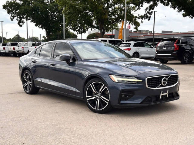 2019 Volvo S60 R-Design AWD photo