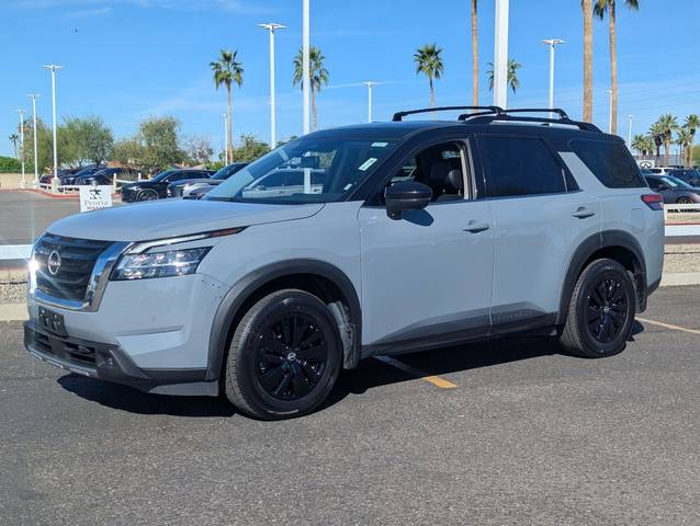 2022 Nissan Pathfinder SL 4WD photo