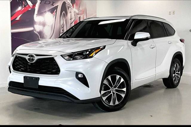 2022 Toyota Highlander XLE AWD photo