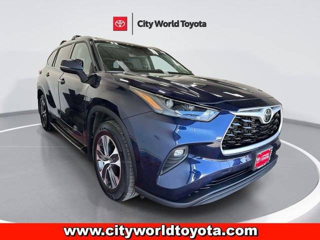 2022 Toyota Highlander XLE AWD photo