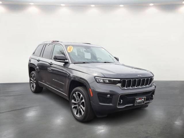 2022 Jeep Grand Cherokee Overland 4WD photo