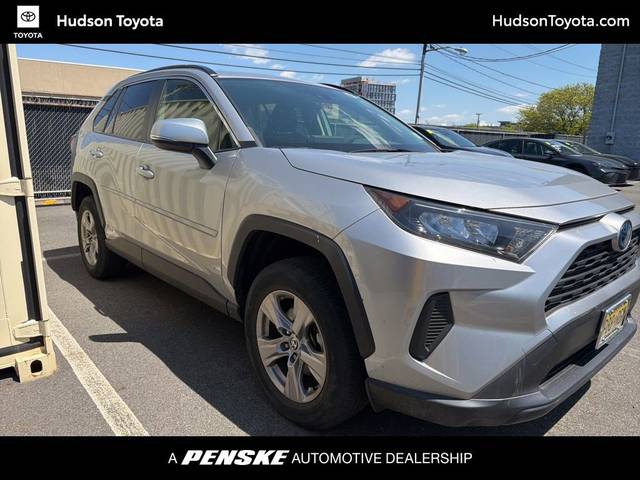 2022 Toyota RAV4 Hybrid LE AWD photo