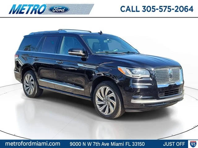 2022 Lincoln Navigator Standard RWD photo