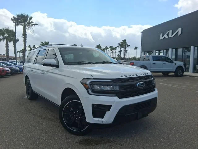 2022 Ford Expedition Max Limited RWD photo