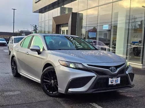 2022 Toyota Camry Hybrid SE FWD photo