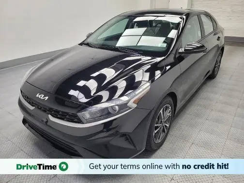 2023 Kia Forte LXS FWD photo