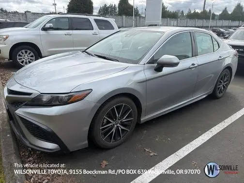 2022 Toyota Camry Hybrid SE FWD photo