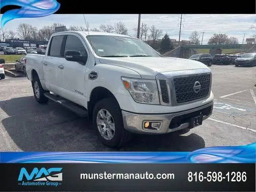 2017 Nissan Titan SV 4WD photo