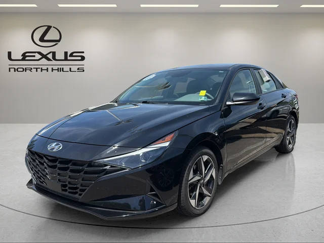 2023 Hyundai Elantra SEL FWD photo