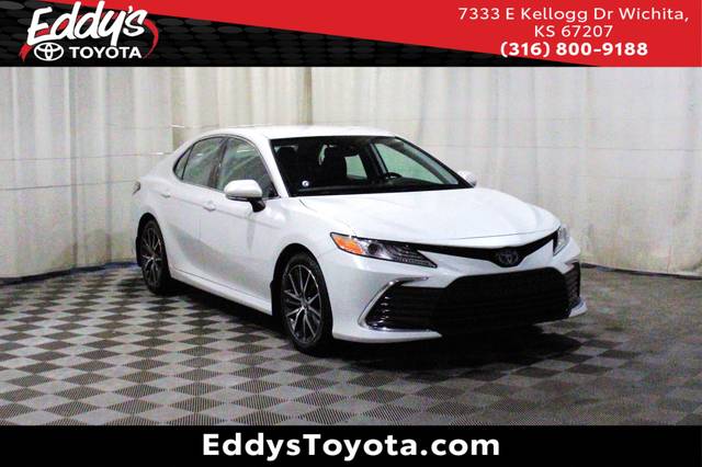 2022 Toyota Camry Hybrid XLE FWD photo