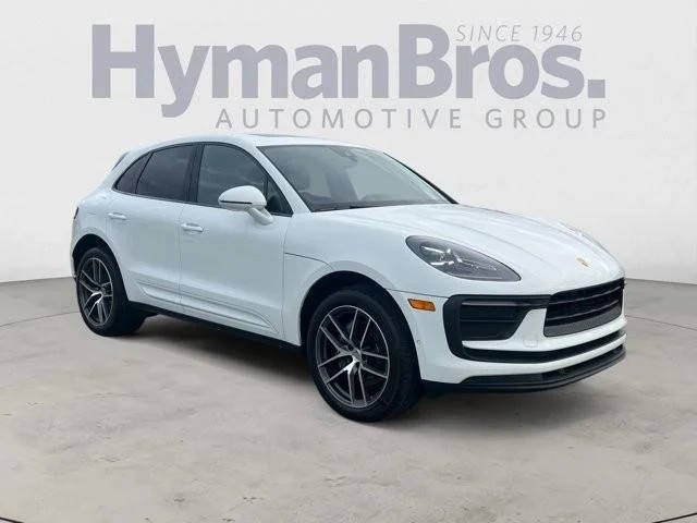 2022 Porsche Macan AWD photo