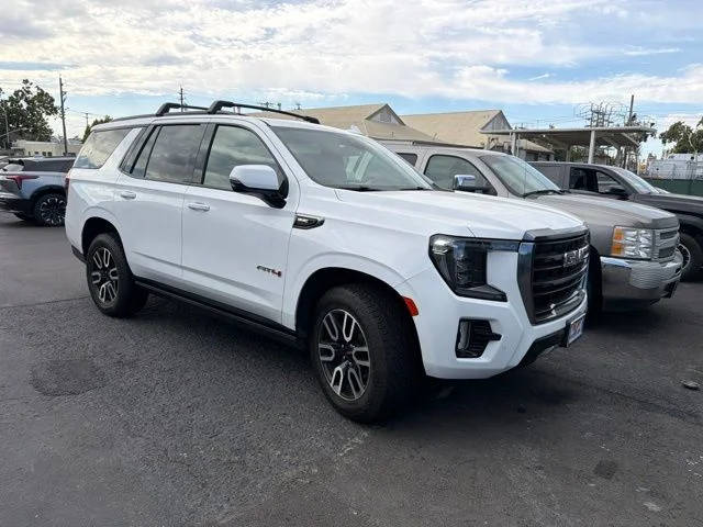 2023 GMC Yukon AT4 4WD photo