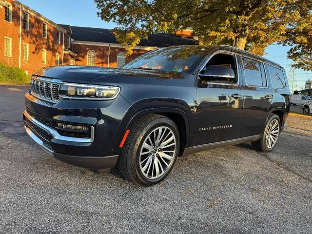 2022 Jeep Grand Wagoneer Series III 4WD photo