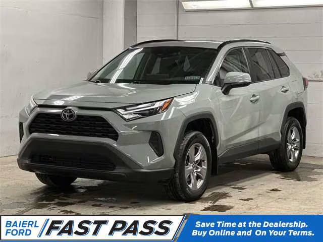 2022 Toyota RAV4 XLE AWD photo
