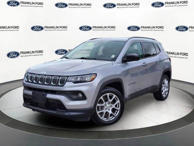 2022 Jeep Compass Latitude Lux 4WD photo